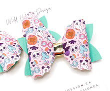 Load image into Gallery viewer, Spooky Crew Scalloped Bri Bow