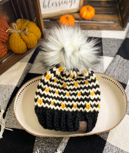 Load image into Gallery viewer, Hearts &amp; Stripes Toques